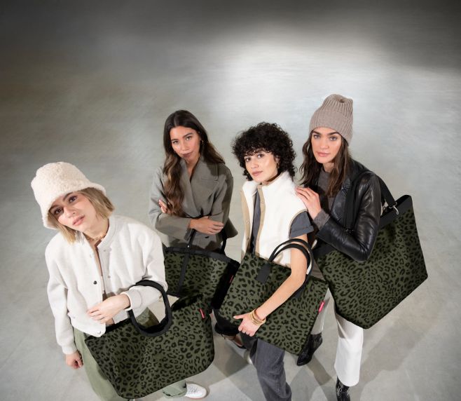 ✨ Objevte kouzlo kolekce Teddy leo olive od Reisenthel! ✨ Měkoučká, stylová a nepřehlédnutelná – přesně taková je kolekce...